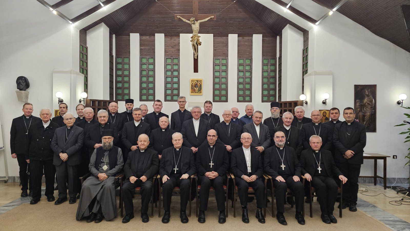 {{!ML!HU:Közös lelkigyakorlaton vesznek részt a magyarul beszélő püspökök}}