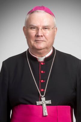 Dr. Cserháti Ferenc  nyugalmazott esztergom-budapesti segédpüspök