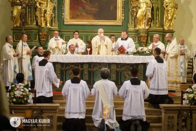 Hálaadó szentmise Ferenc pápa magyarországi apostoli látogatásáért