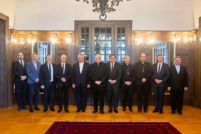 {{!ML!HU:Ökumenikus találkozó az MKPK székházában}}